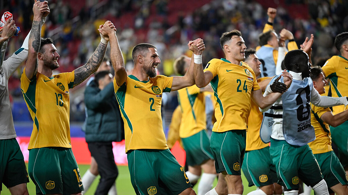Australia progress with bore draw which looks set to also suit Paraguay
