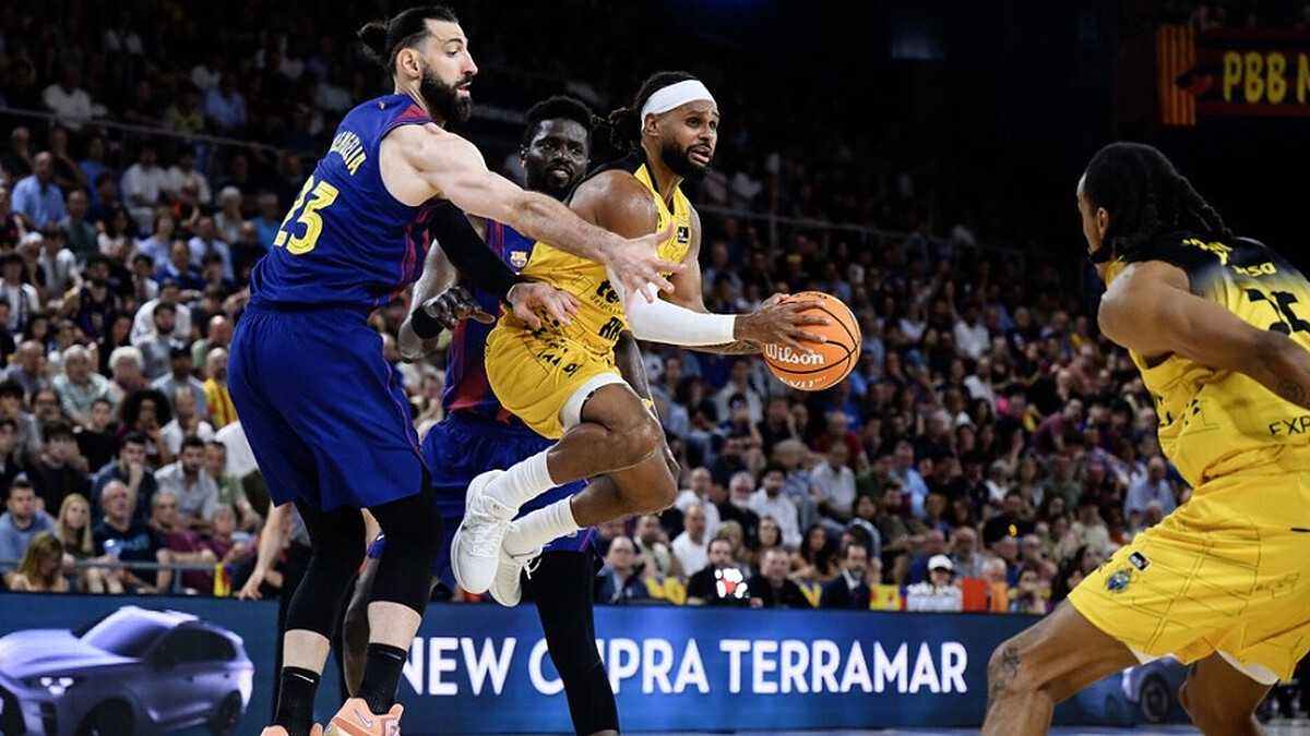 Barcelona survives Patty Mills and delivers at the Palau