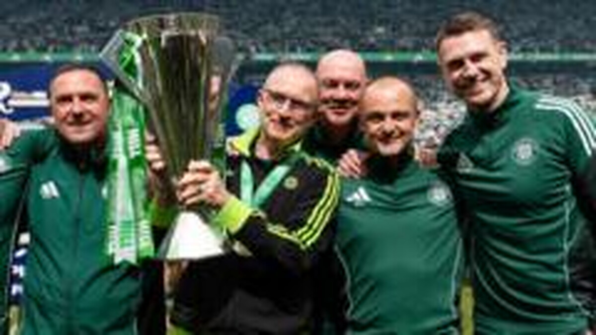 Celtic reunite O'Neill with backroom team
