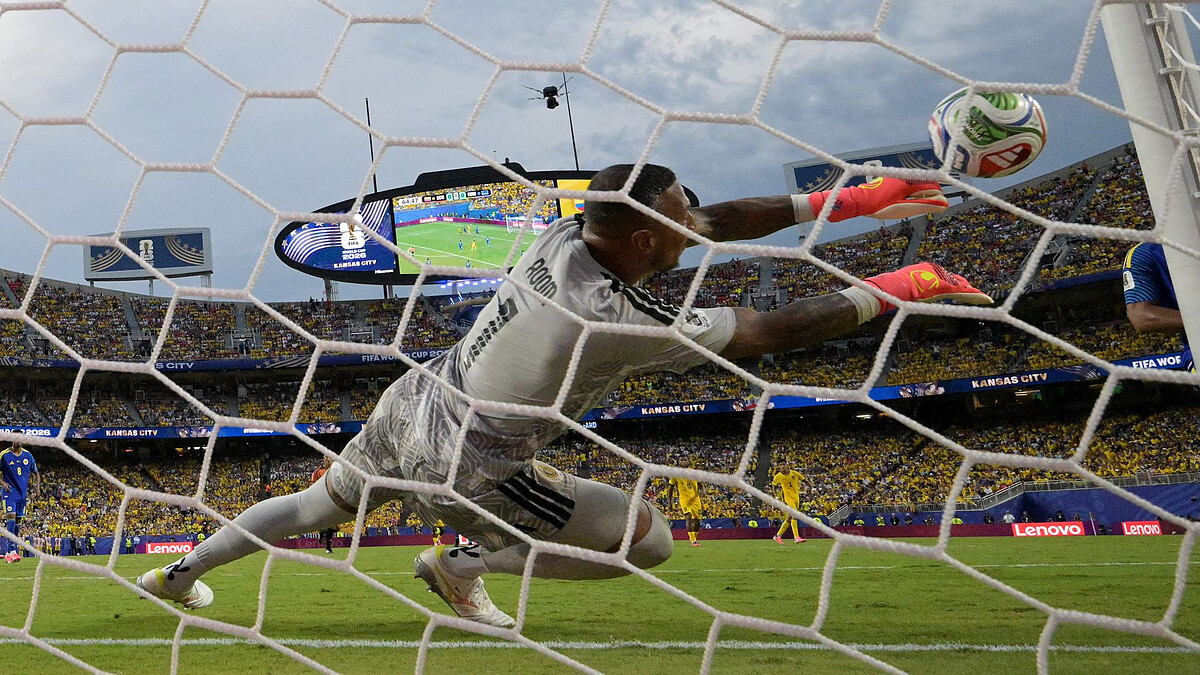 Curacao earn first point as incredible Room makes history in Ecuador draw
