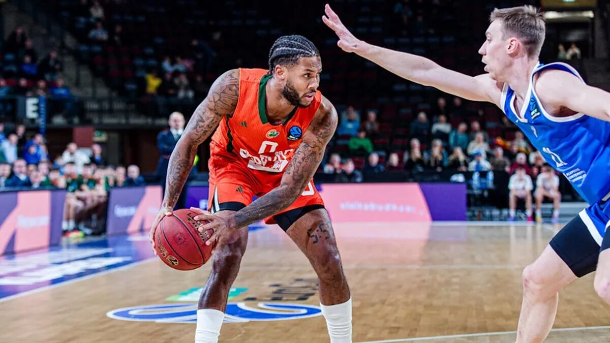 D.J. Stewart signs with Baskonia on a two-year deal