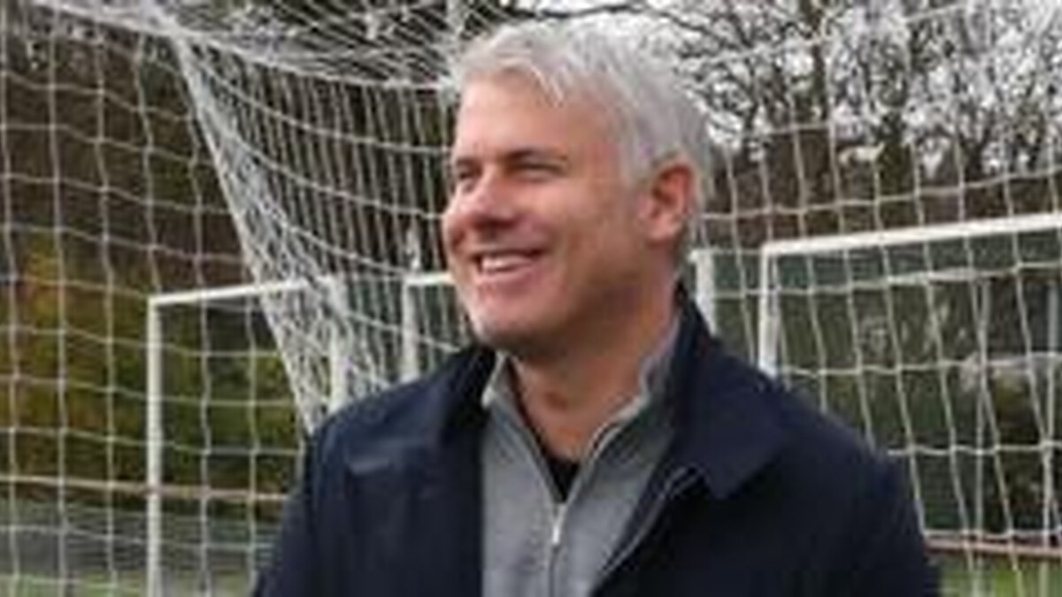 Ex-England midfielder Lee takes up Hornchurch role