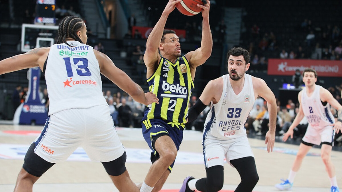 Fenerbahçe defeats Anadolu Efes and advances to the Turkish finals