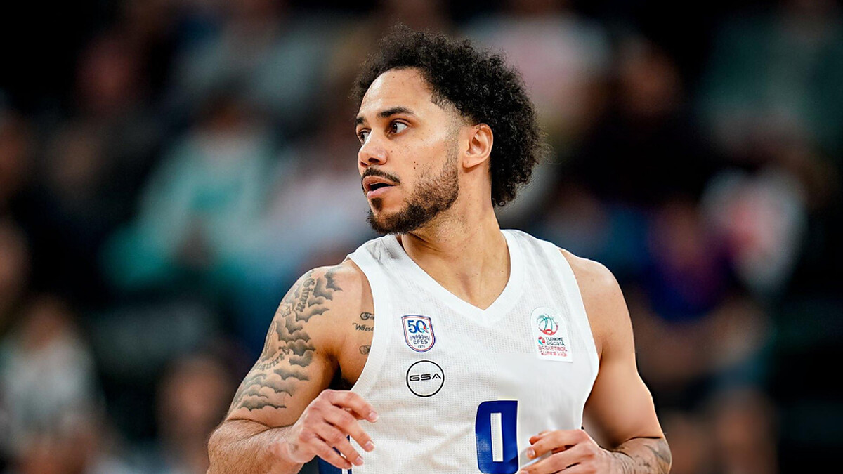 Fenerbahce reaches Larkin agreement, closes in on Shields, and more
