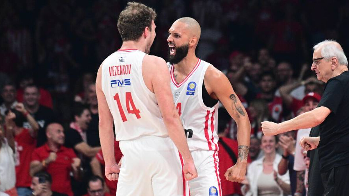 Fournier dominates as Olympiacos takes Game 3 of the Greek Finals