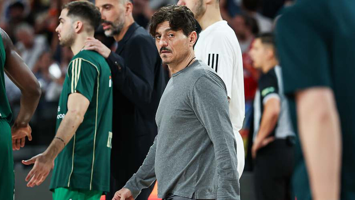 Giannakopoulos demands Greek League championship in surprise practice visit