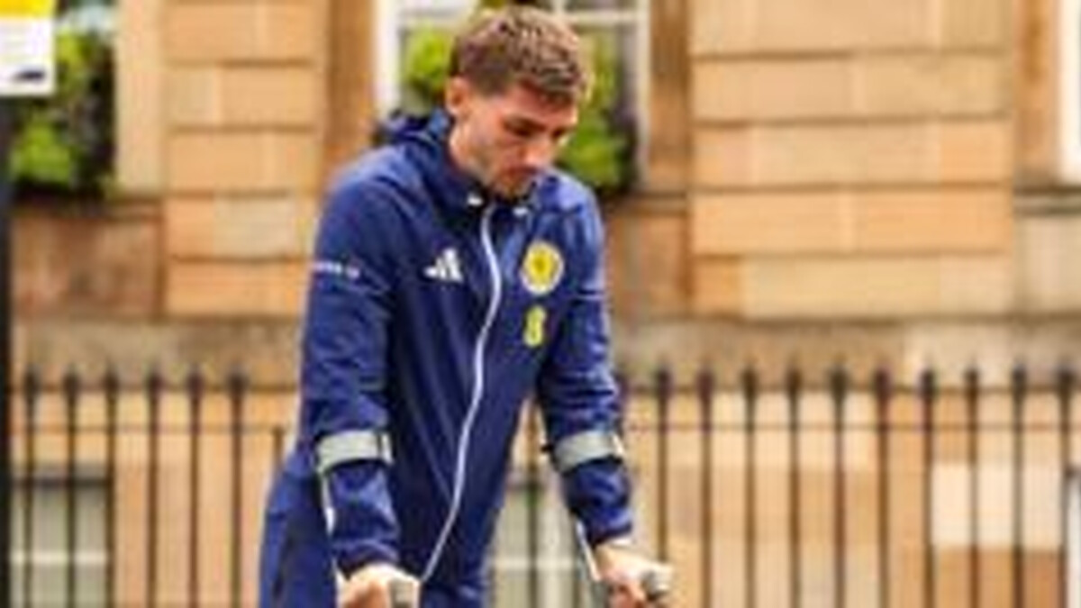Gilmour admits mental struggle as he misses World Cup