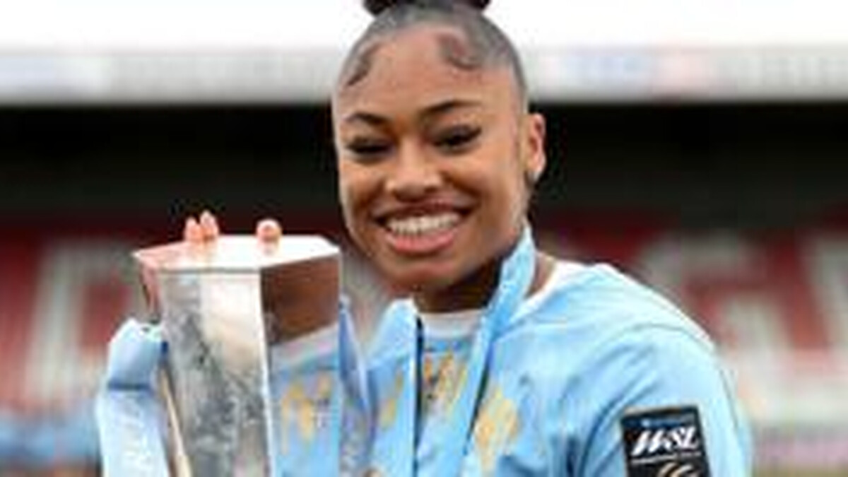 Goalkeeper Keating turns down new Man City deal