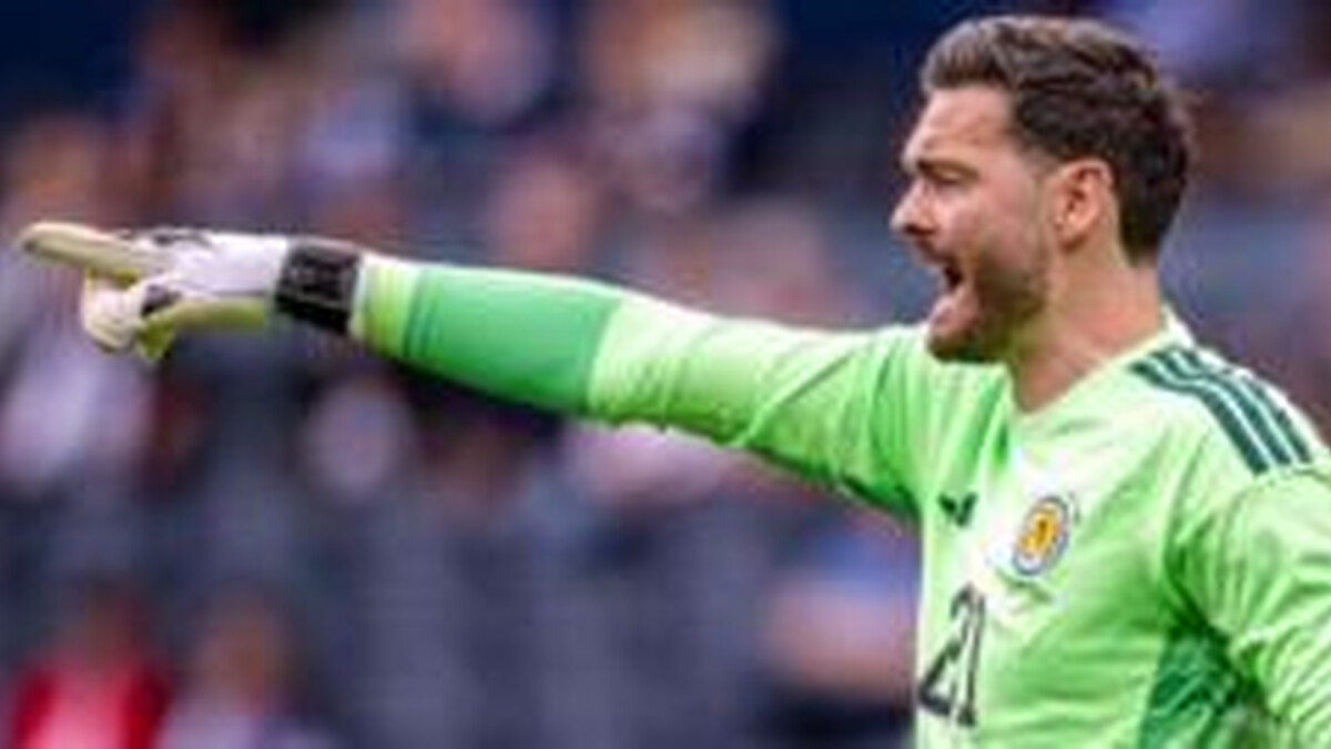 Gordon to be oldest player at World Cup but Gunn handed No 1