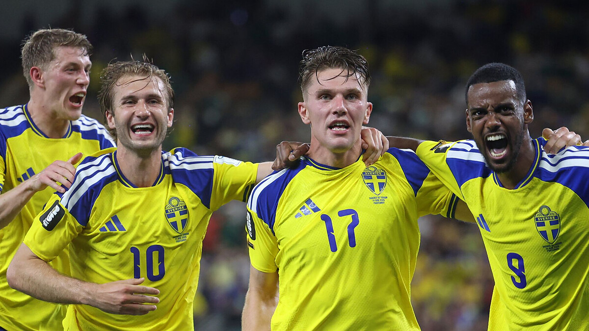 Gyokeres and Isak shine as Sweden secure dominant win versus Tunisia