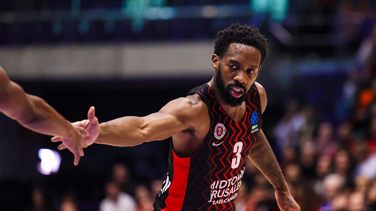 Hapoel Jerusalem suffers technical loss, faces elimination in Game 3