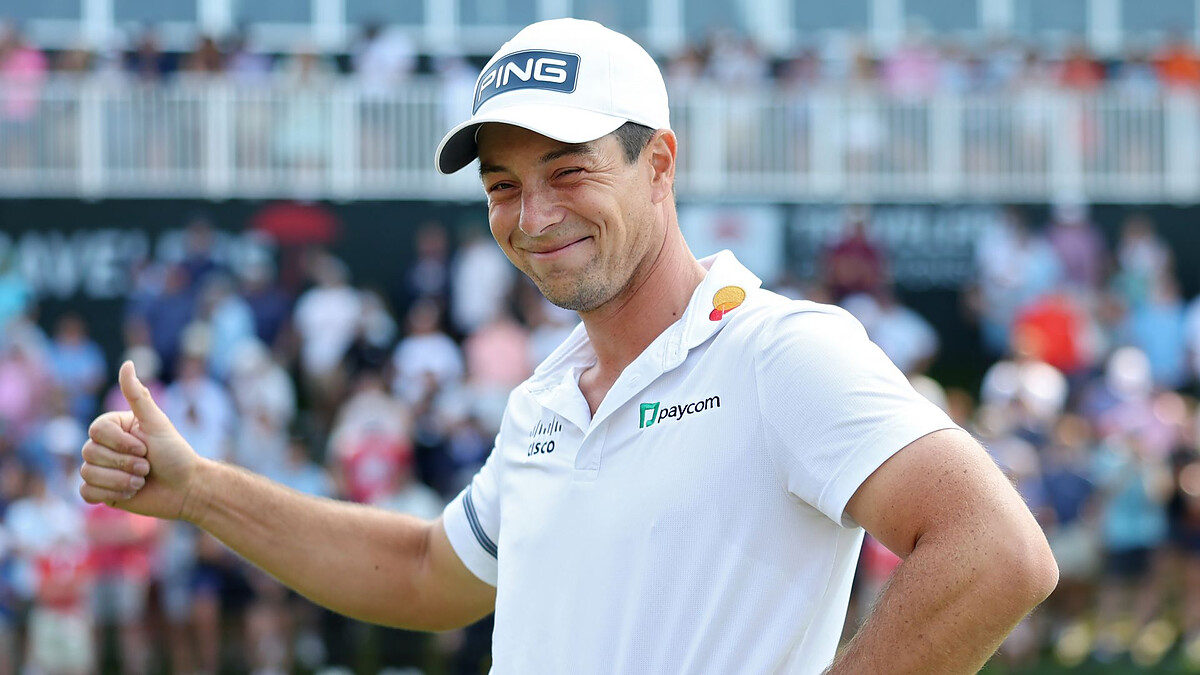 Hovland wins Travelers Championship in play-off as Scheffler botches short putt