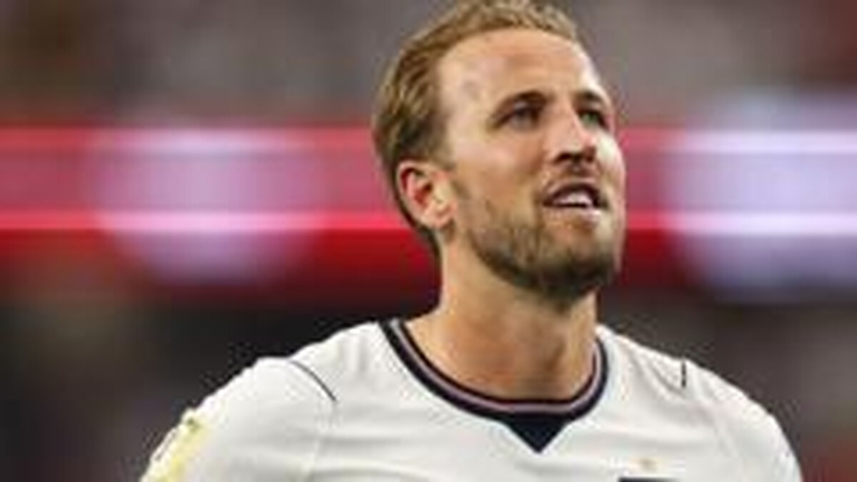 Kane is England's greatest striker, says Lineker