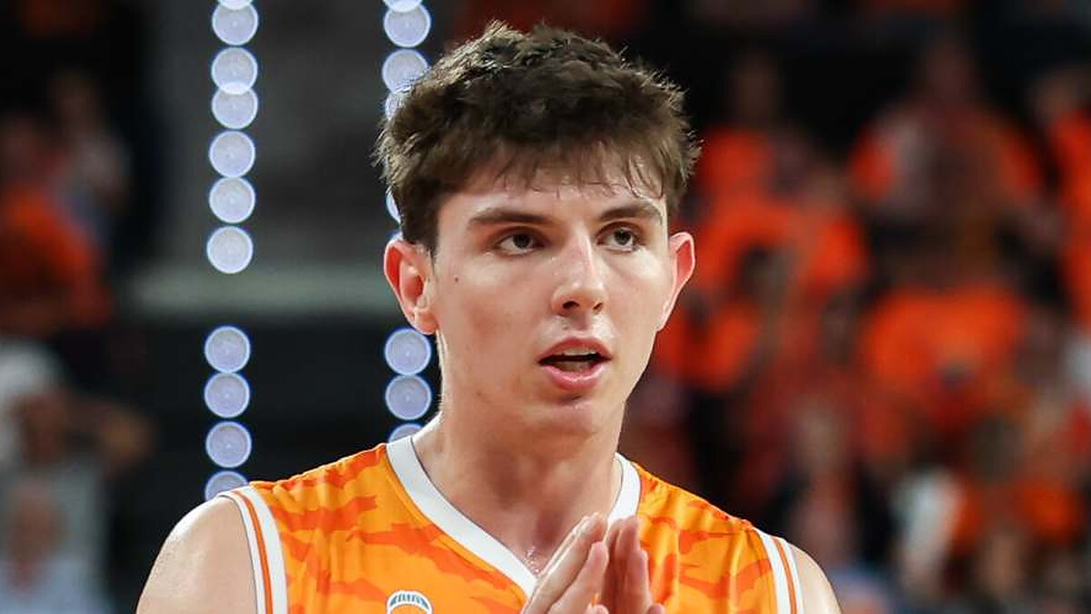 Knicks draft Spanish playmaker Sergio de Larrea after trade
