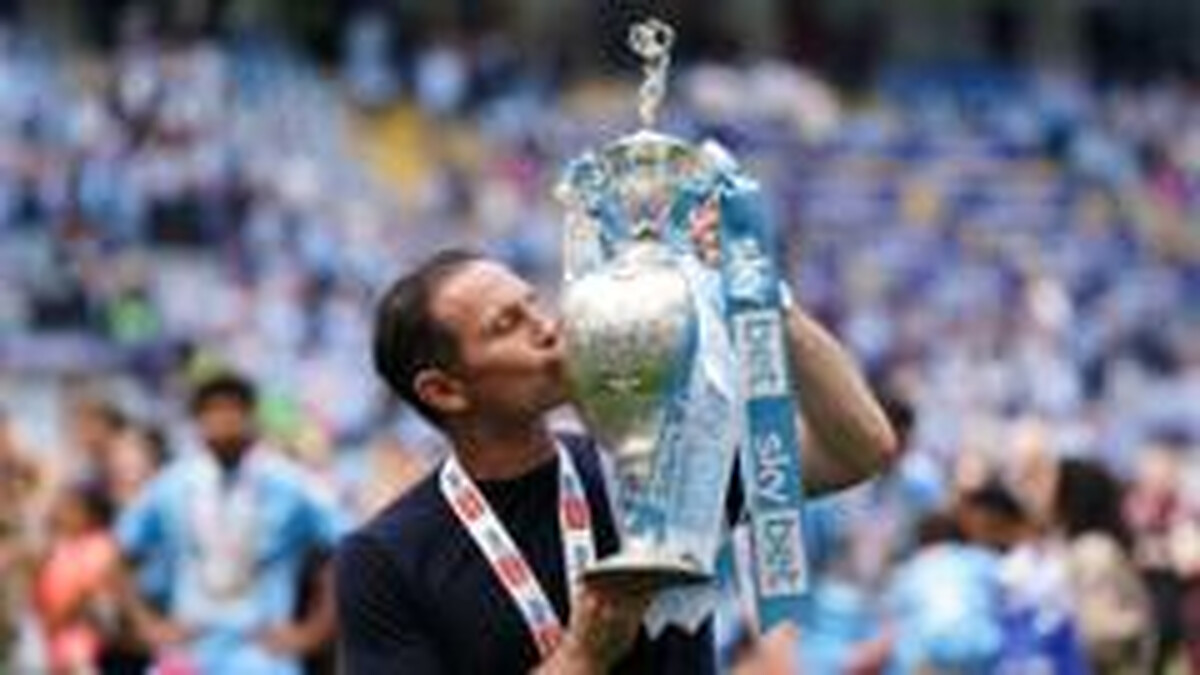 Lampard & Coventry hold positive talks over new deal