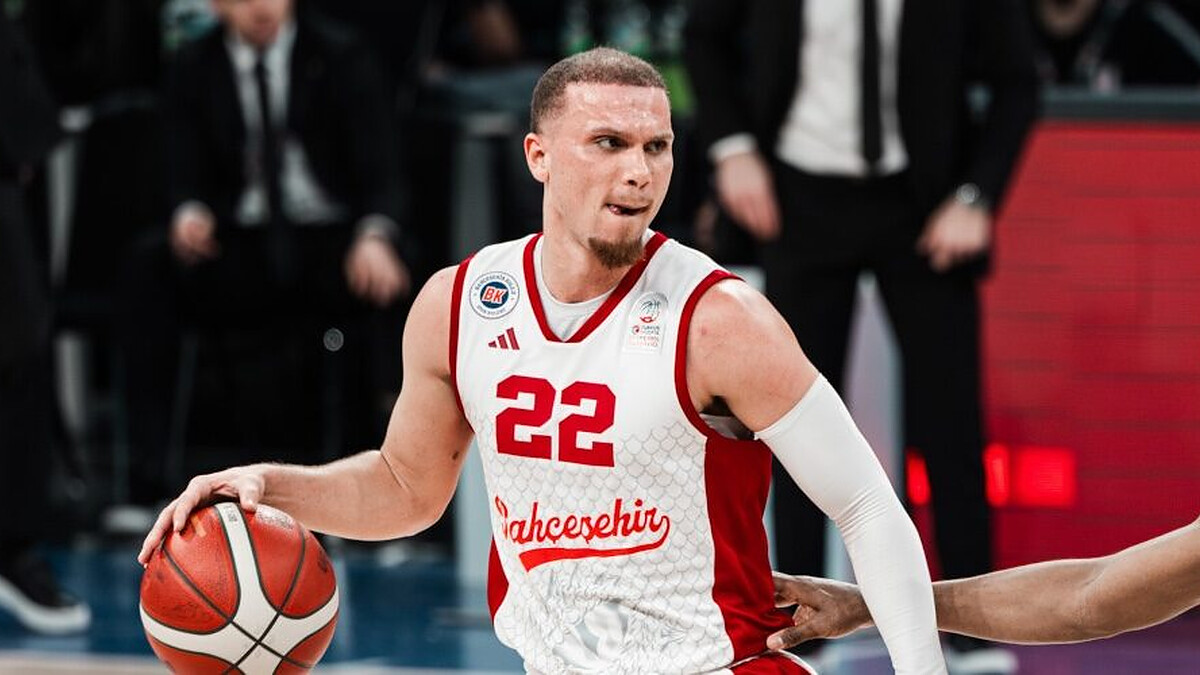 Malachi Flynn stays with Bahçeşehir for another season