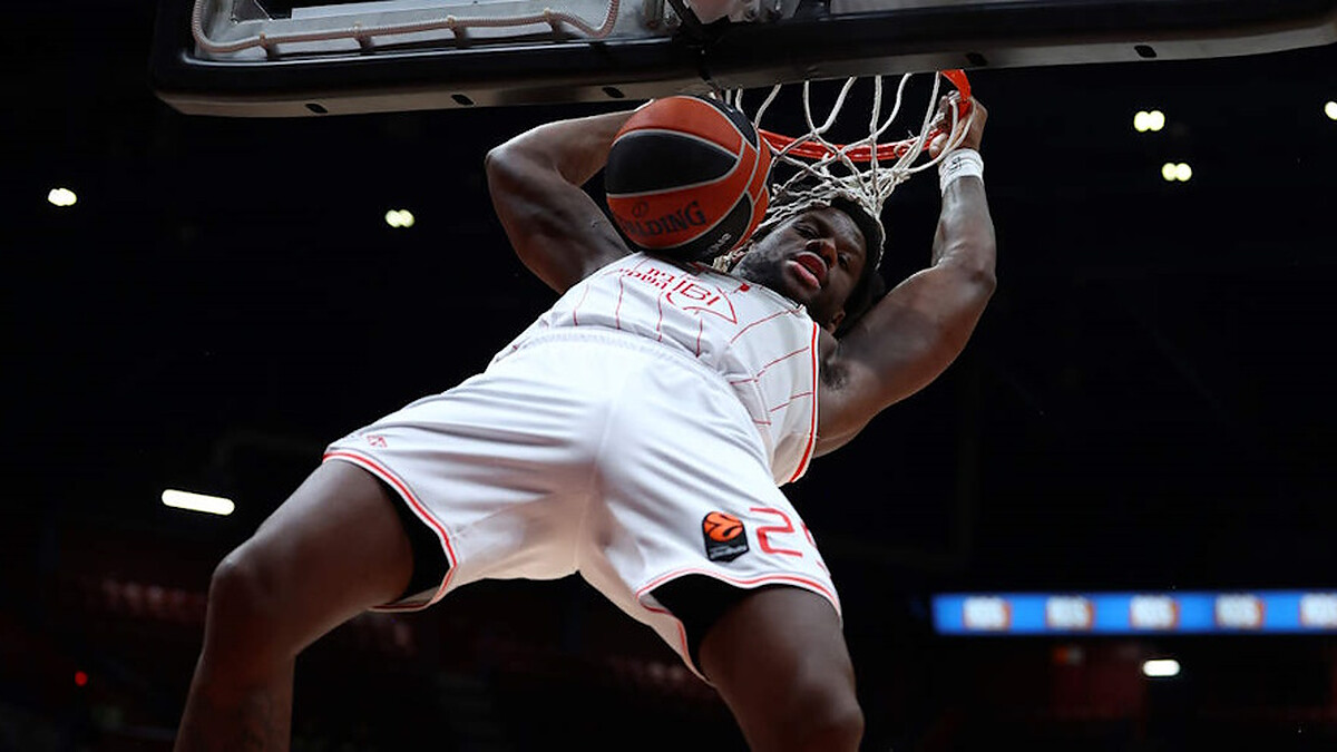 Oturu and Blakeney leave Israel, Playoffs continue behind closed doors