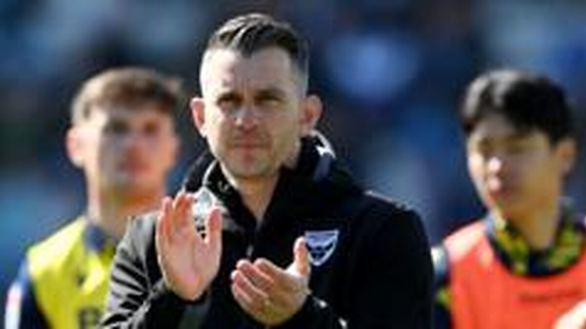 Oxford announce exit of head coach Bloomfield