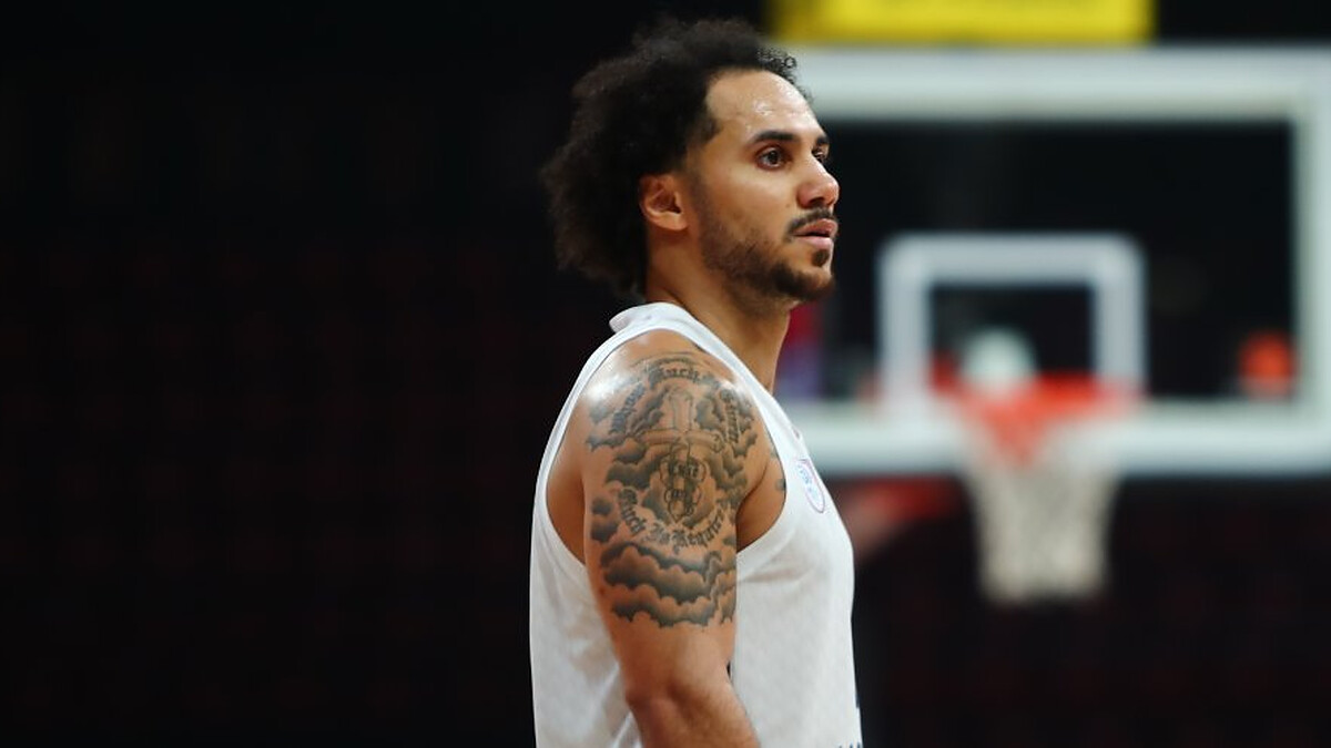 Shane Larkin bids farewell to Anadolu Efes: “Thank you for everything, but I’m out”
