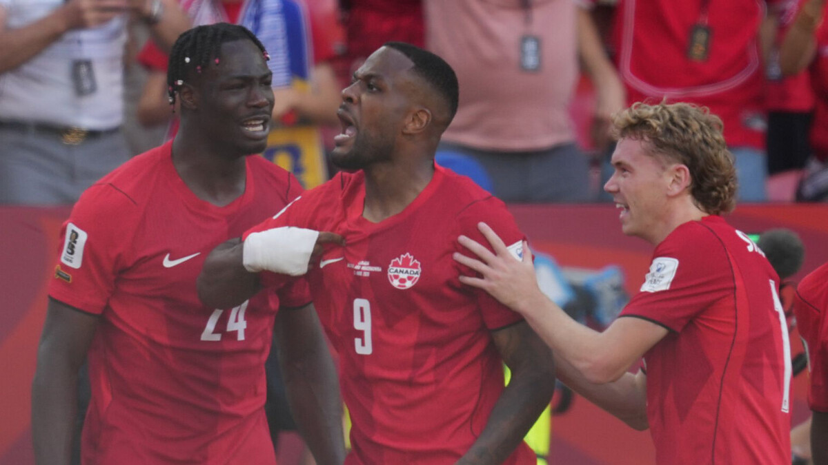 Southampton's Larin starts for Canada vs Qatar LIVE!