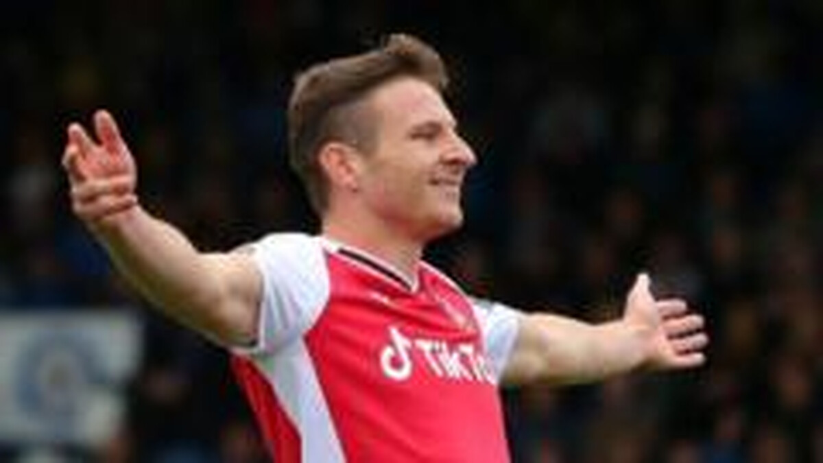 Striker Mullin leaves Wrexham by mutual consent
