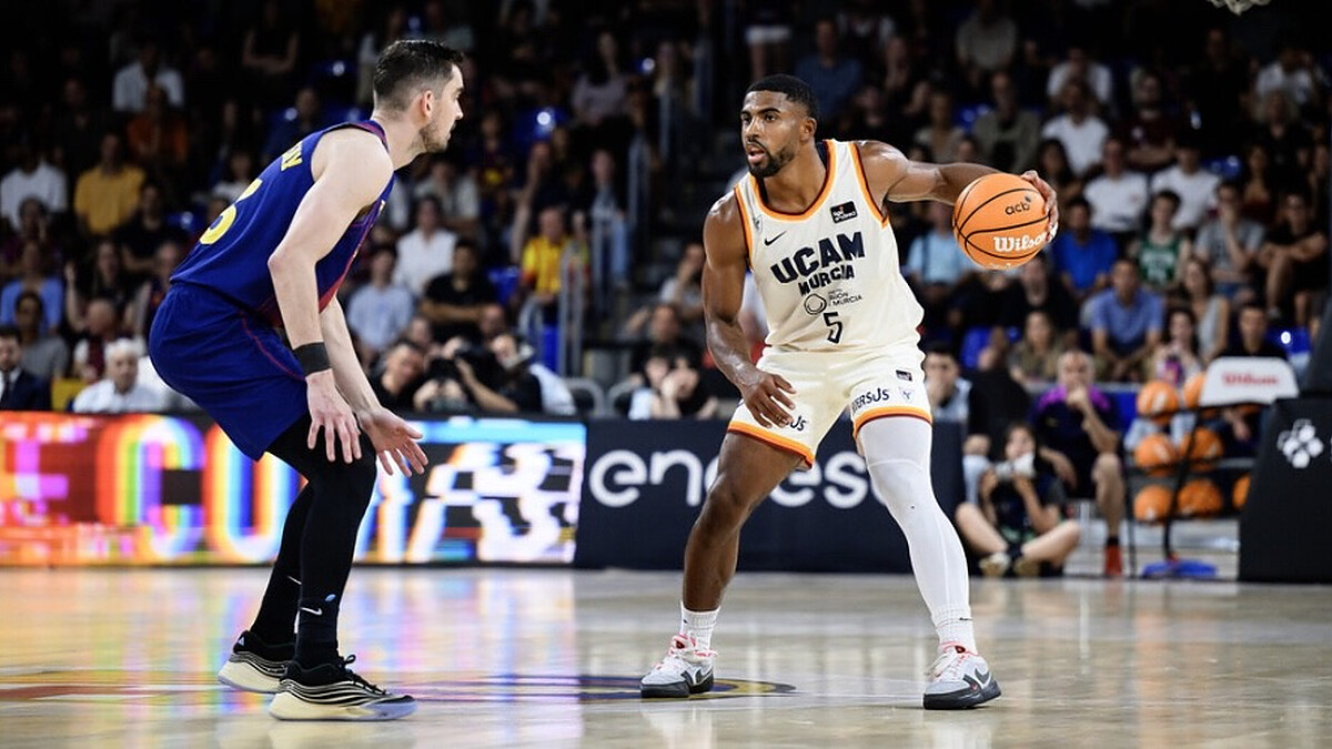 UCAM Murcia stuns Barcelona to force Game 3