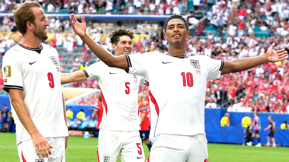 'An absolute superstar' - Bellingham England's hero again