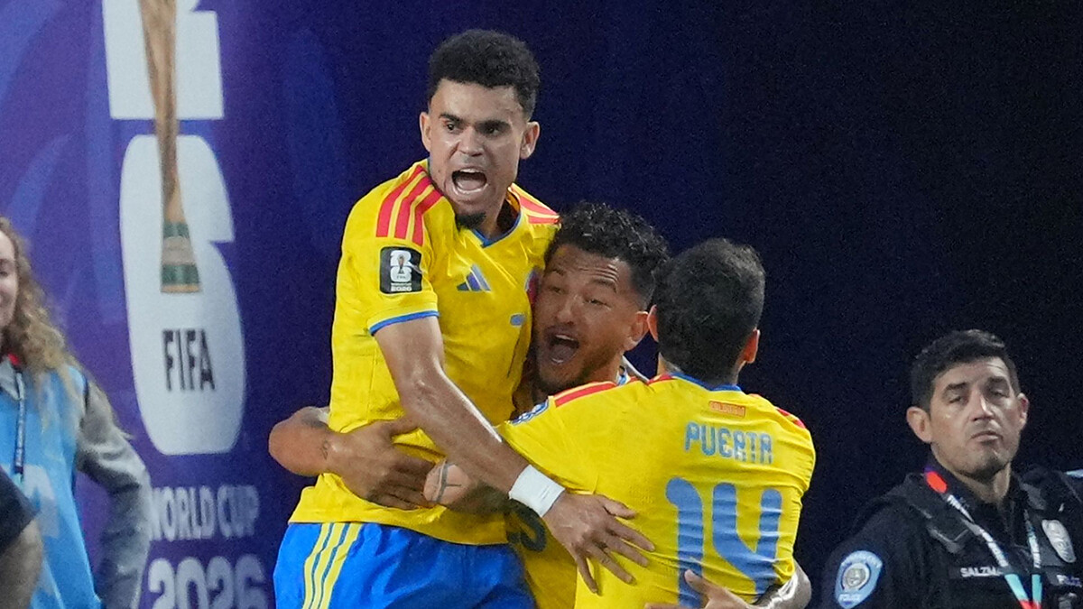 Arias strike sends Colombia into World Cup last 16