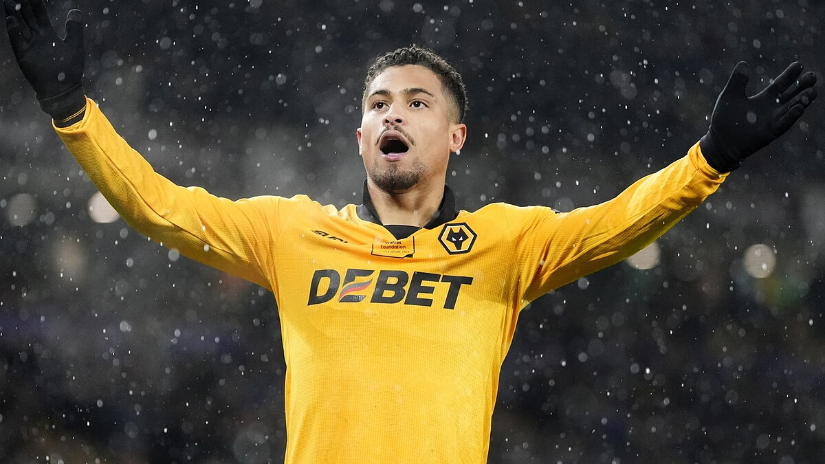 Aston Villa sign Gomes from Wolves in £38m deal