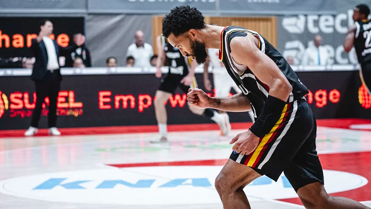 Dubai picks up former Kentucky guard Davion Mintz for EuroLeague season