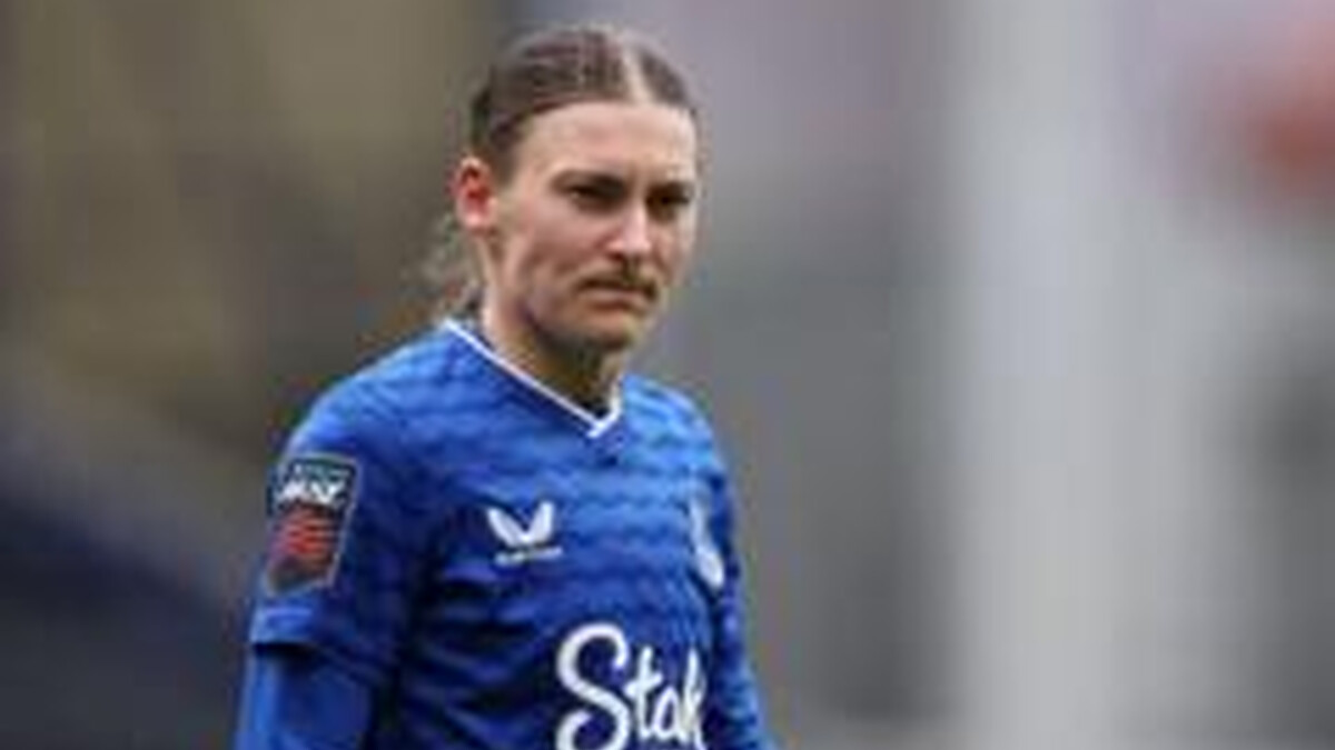 Everton close in on permament deal for Blundell