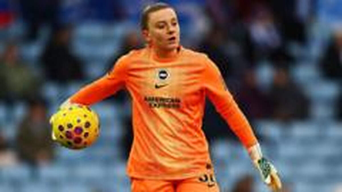 Former Brighton keeper Baggaley joins Birmingham