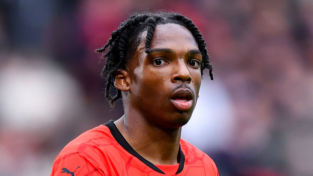 Jacquet completes £60m move to Liverpool