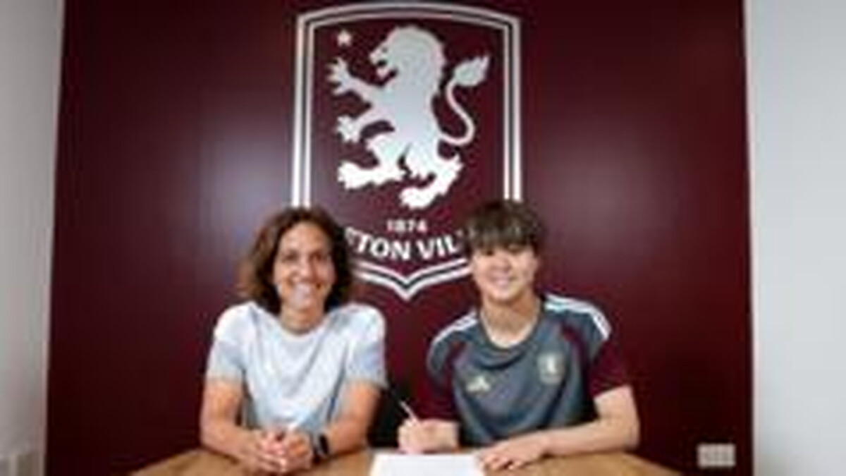 Japan goalkeeper Okuma signs for Aston Villa