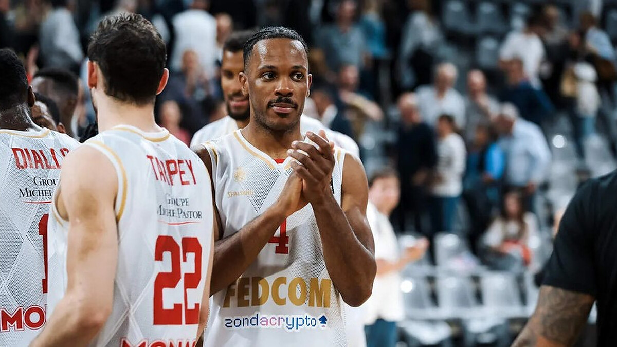 Jaron Blossomgame completes move to Dubai