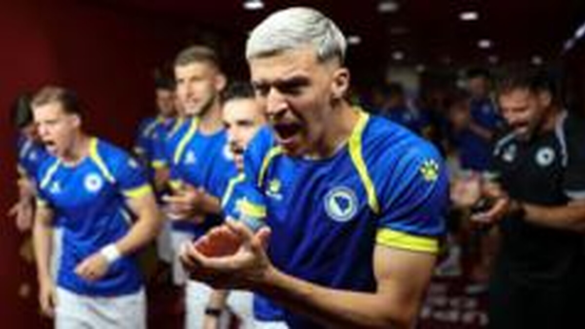 Leeds agree £34.1m fee for defender Muharemovic