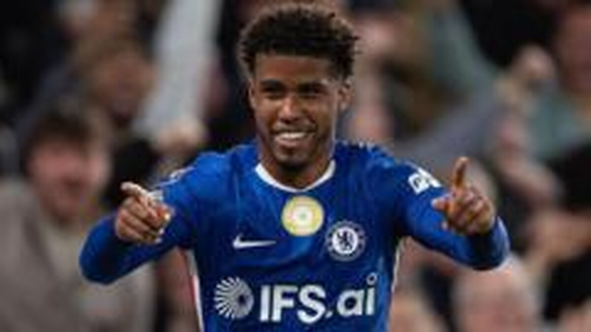 Man Utd agree deal for Chelsea's Santos