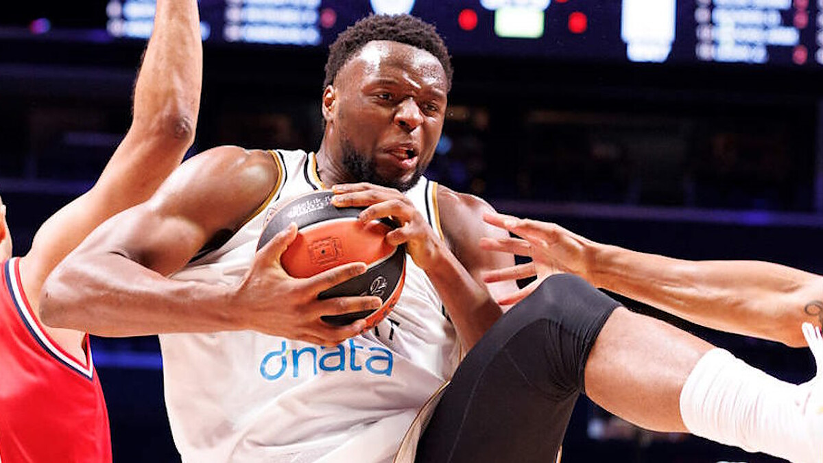 Mfiondu Kabengele extends his contract with Dubai until 2028