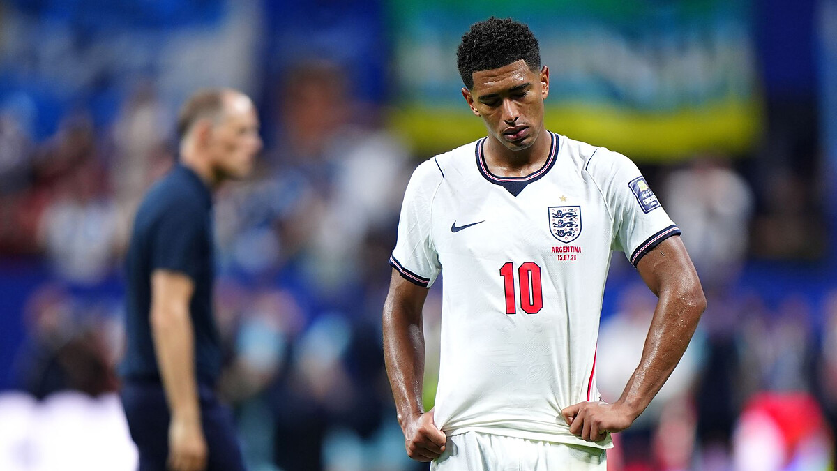 Neville: I won't lump in on Tuchel - England have had same issues for years