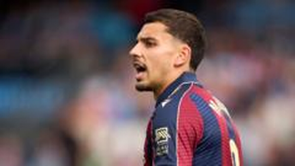 Parkinson refuses to confirm Moreno Wrexham link