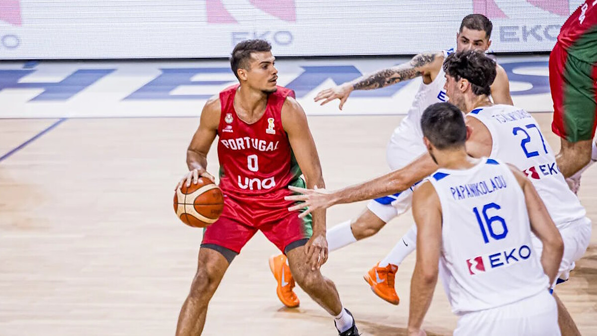 Portugal stuns Greece in Athens