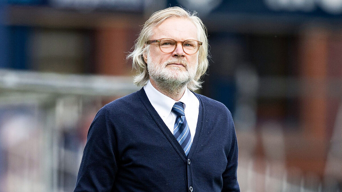 Pressley 'delighted' to agree new deal as Dundee head coach