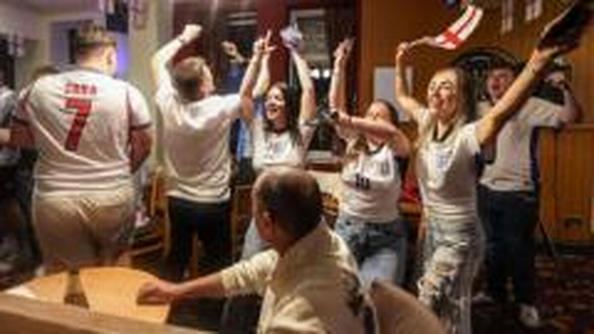 Pubs can stay open for full Norway game - even if kick-off delayed