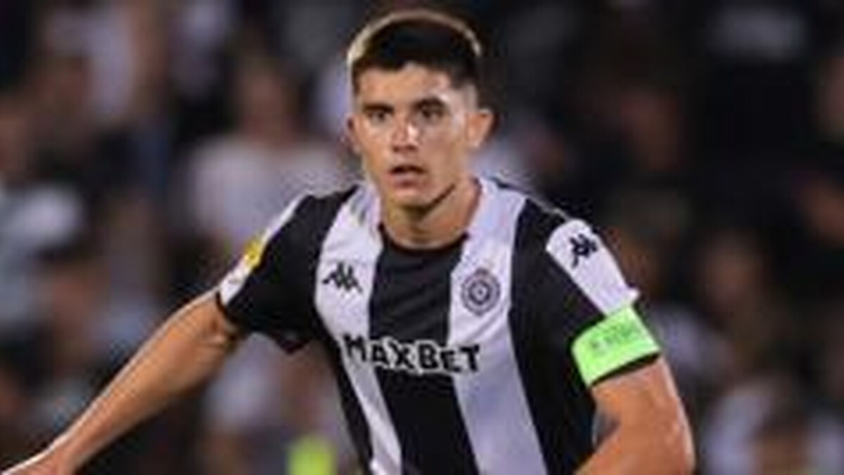 Rangers buy Serbia midfielder Dragojevic