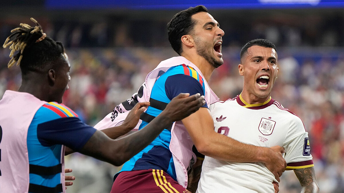 Spain book World Cup final place by beating lacklustre France
