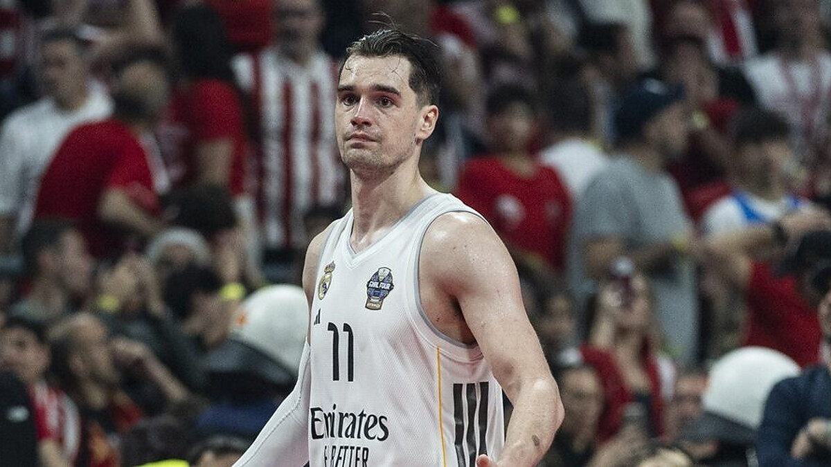 The Cleveland Cavaliers complete the signing of Mario Hezonja to a one-year contract