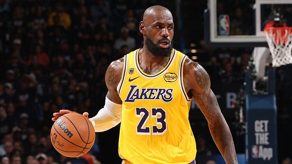 The Philadelphia 76ers are entering the race to sign LeBron James
