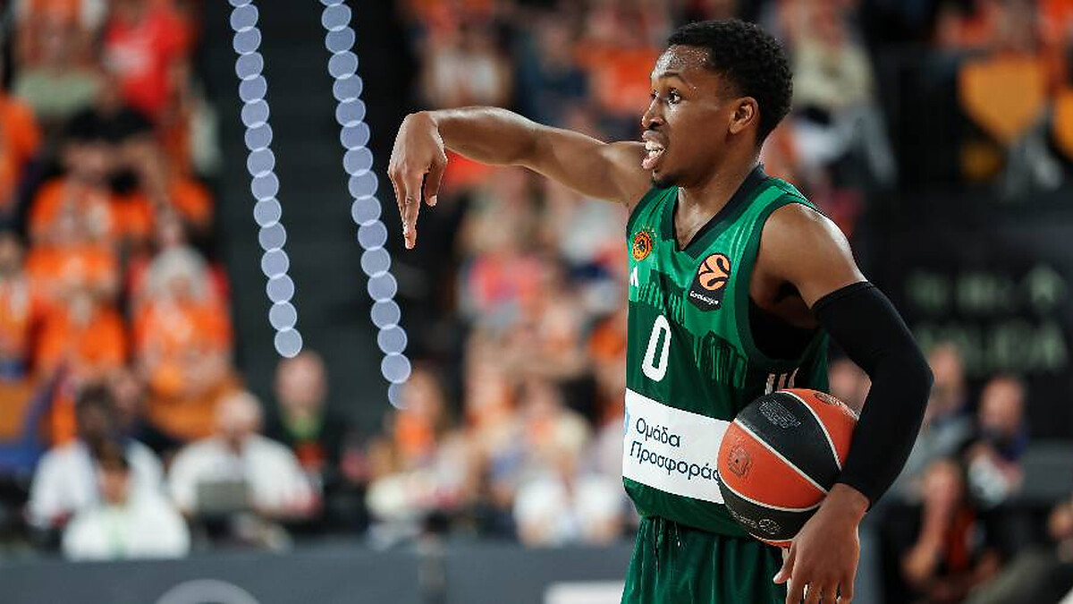 Valencia officially signs TJ Shorts