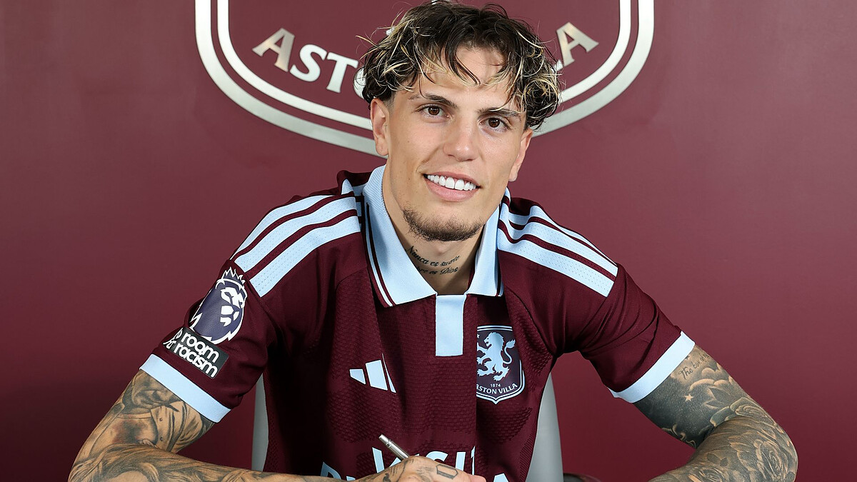Villa sign Garnacho on loan from Chelsea