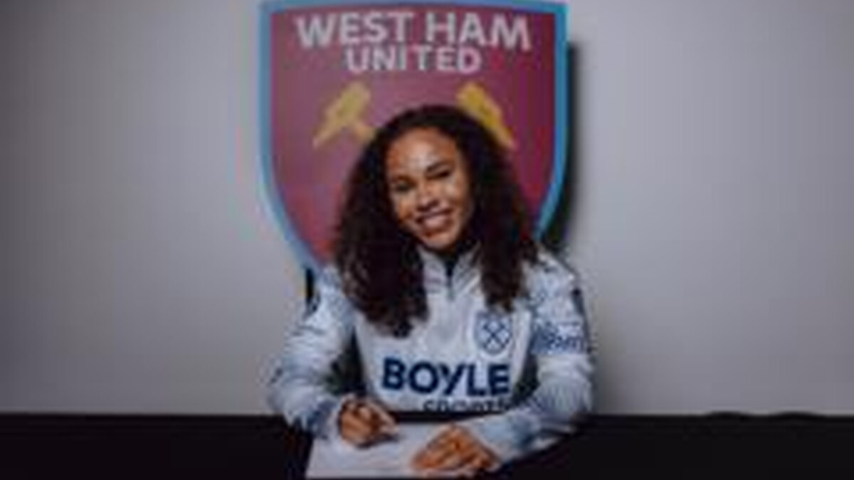 West Ham sign forward Salmon on two-year deal